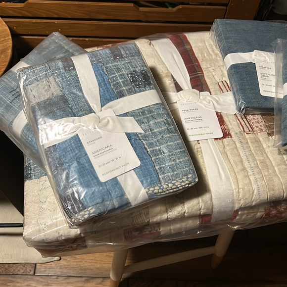 Pottery Barn Americana Full/Queen Quilt With 4 Standard Pillow Shams BNWT - Picture 14 of 16